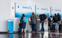 Overbooking verso minorenne che viaggia da solo: American Airlines nega il diritto al risarcimento