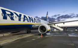 Ryanair Cancella Voli Estivi: Passeggeri Abbandonati e Diritti Violati